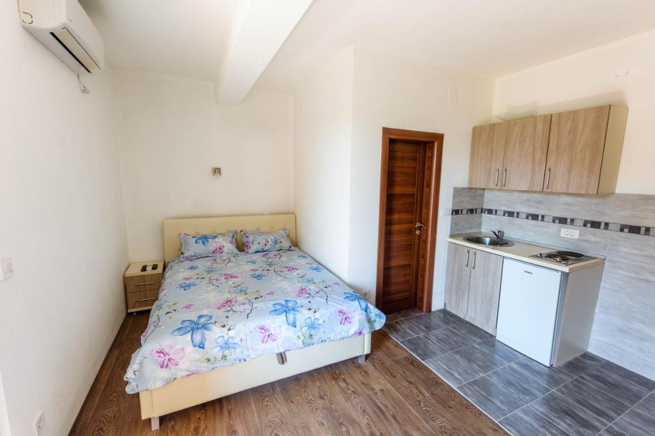 Apartment Elena *